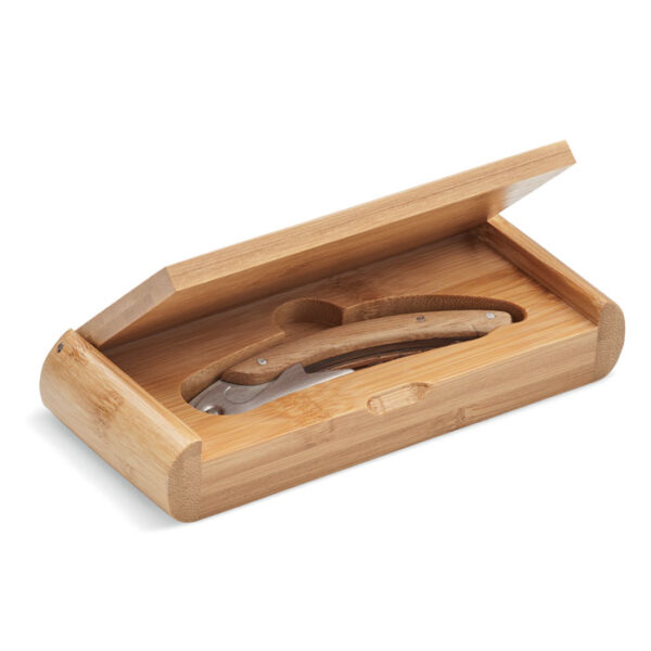 Waiter&apos;s knife in bamboo