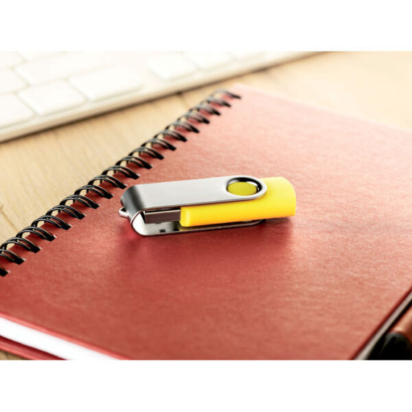 mo1001a-08-ambiant TECHMATE PENDRIVE