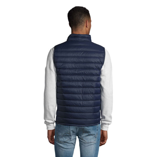 s02889-fn-back WILSON BW MEN