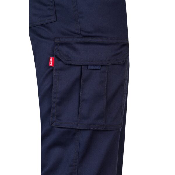 VL LUGH. Multi-pocket stretch trousers (240g/m²) in cotton (46%), EME (38%) and polyester (16%)