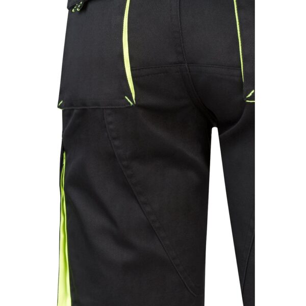 VL HEMERA. Two-tone, multi-pocket stretch Bermuda shorts (240g/m²), in cotton (46%), EME (38%) and polyester (16%)