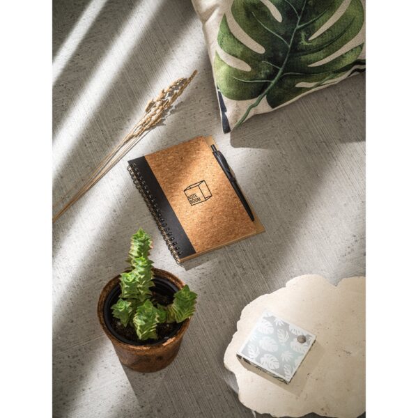 VICENTE. B6 notebook in cork and recycled polyester (100% rPET) with ballpoint pen