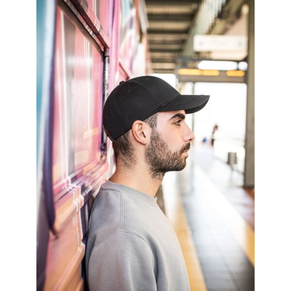 RYAN. Cap made of brushed cotton (65% recycled)