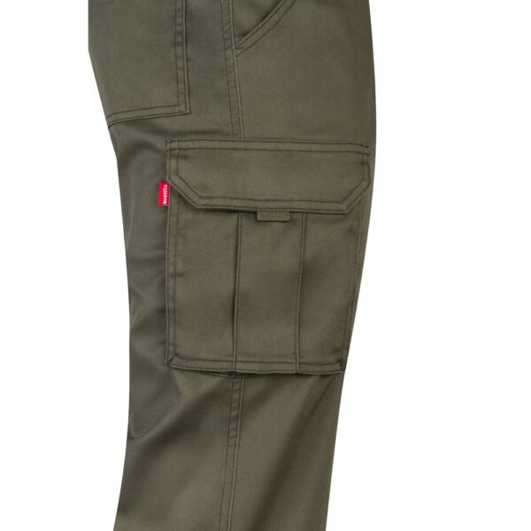 VL LUGH. Multi-pocket stretch trousers (240g/m²) in cotton (46%), EME (38%) and polyester (16%)