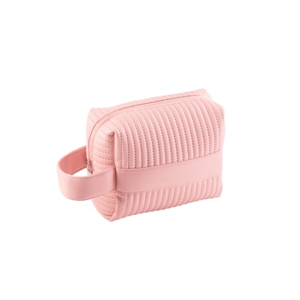 92199_112 GILI. PU handbag (21% recycled PU and 30% recycled polyester)