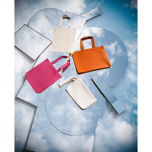 MERIDA. Cotton (50%), recycled cotton (30%) and polyester (20% rPET) bag (220 g/ m²)