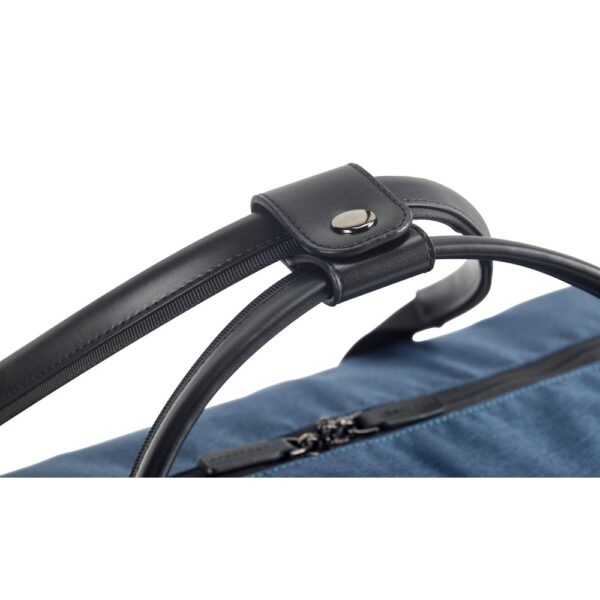 92521_104-e Motion Bag. Travel bag in 600D twill polyeste and PU