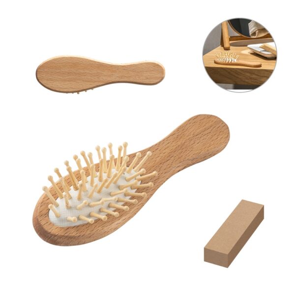 DERN. Wooden hairbrush with round bamboo bristles