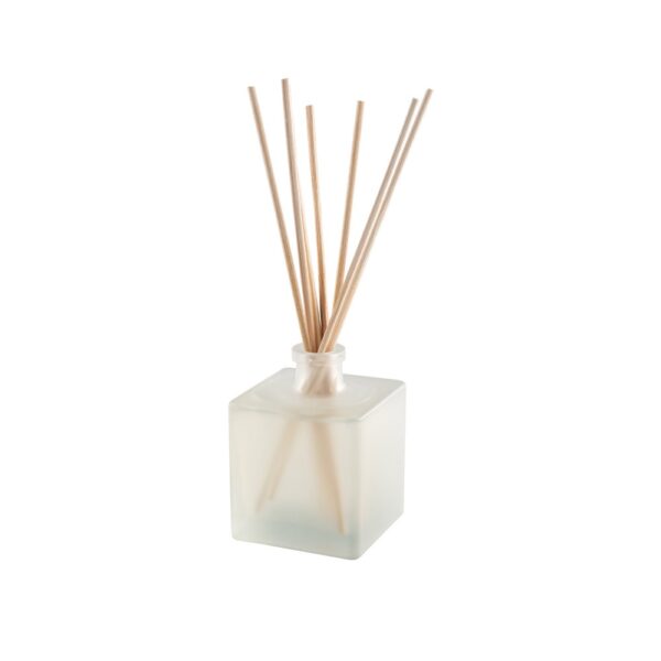 YEUN. Diffuser sticks in glass bottle