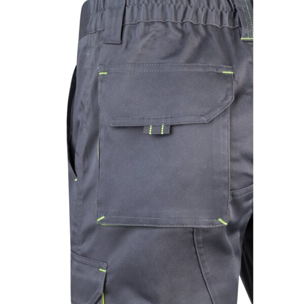 VL HEMERA. Two-tone, multi-pocket stretch Bermuda shorts (240g/m²), in cotton (46%), EME (38%) and polyester (16%)