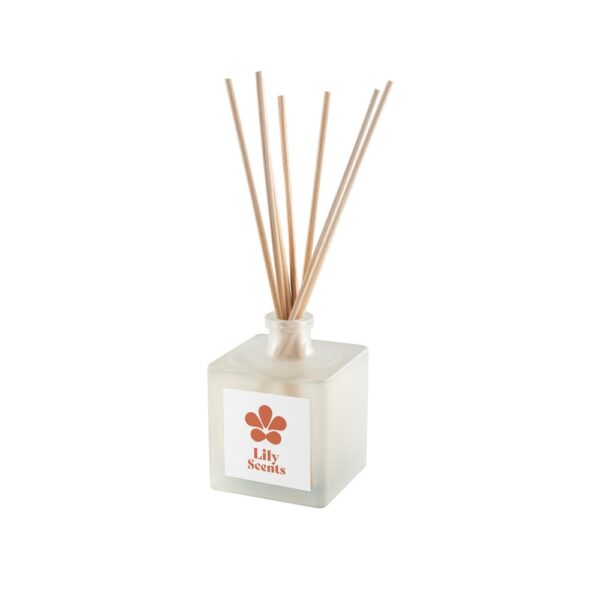 YEUN. Diffuser sticks in glass bottle