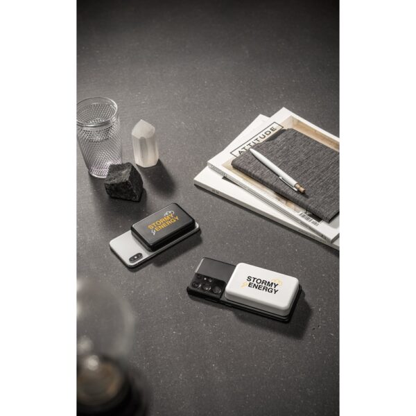 AMPERE 5. 5.000 mAh magnetic power bank with 15W superfast wireless charger in recycled ABS (100% rABS)