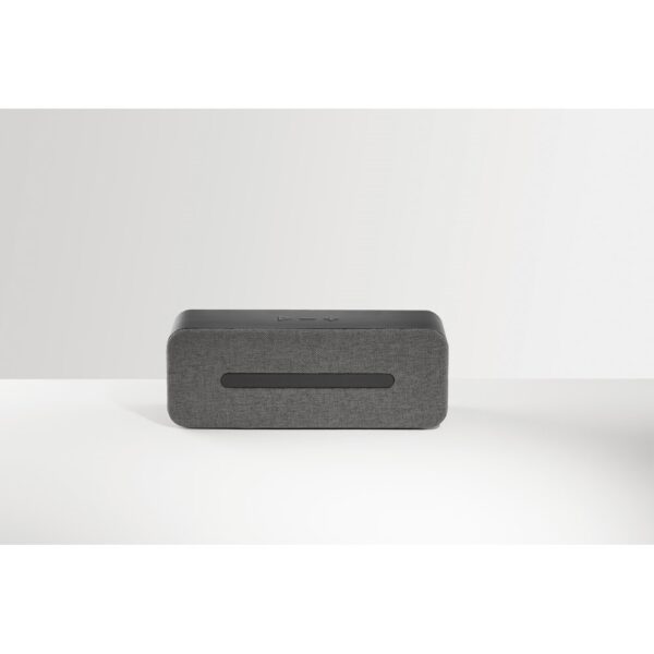 THUNDER. Portable speaker with microphone