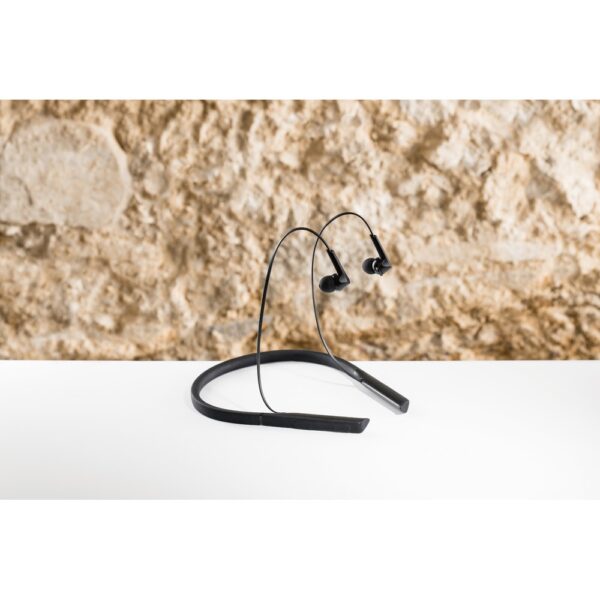 HEARKEEN. ABS and silicone earphones 90 mAh