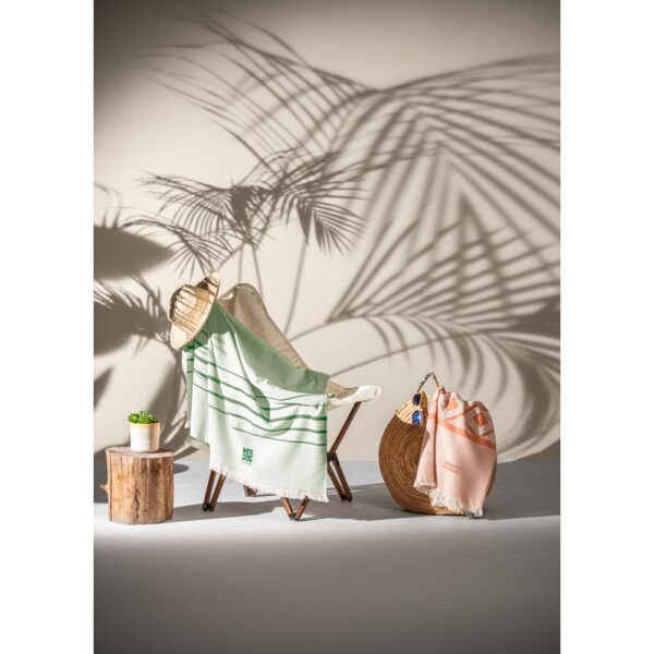 CAPLAN. Multifunctional towel made of light and resistant cotton (90%) and recycled cotton (10%)