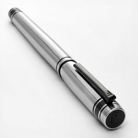 FSH4702B-4 Fountain pen Bold Stripe Chrome & Gun