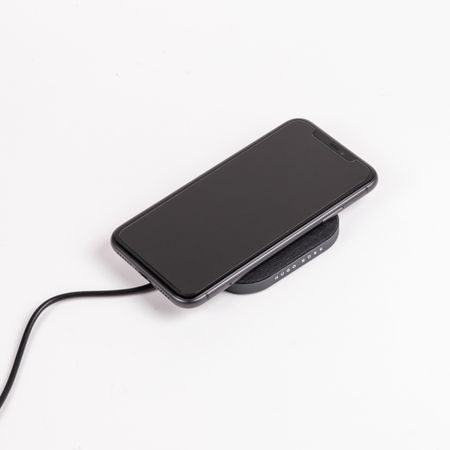 HUGO BOSS Wireless charger Illusion Dark chrome