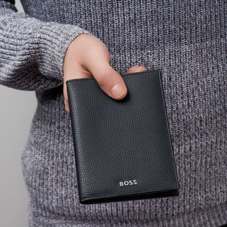 HLP416A-5 BOSS Passport holder Classic Grained Black