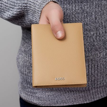 HLP416X-5 BOSS Passport holder Classic Grained Camel