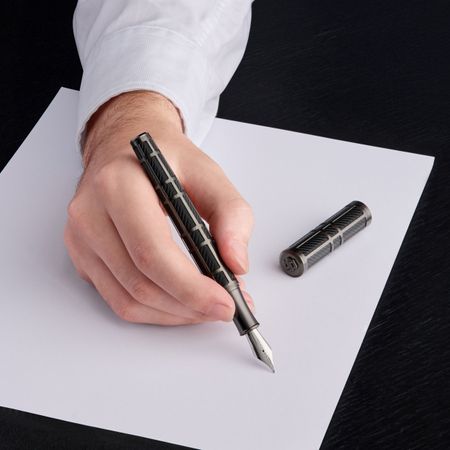 HUGO BOSS Fountain pen Frame Grid Black & Gun