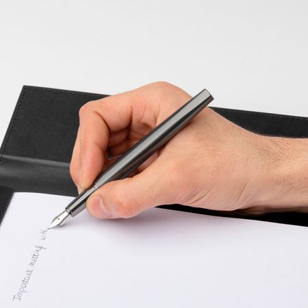 HSU3892A-5 HUGO BOSS Fountain pen Corium Black