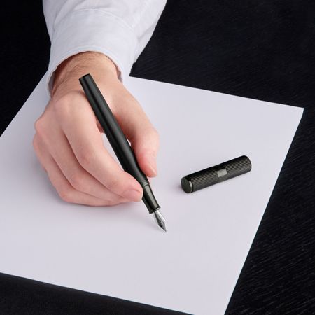 HUGO BOSS Fountain pen Formation Line Black