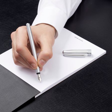 HUGO BOSS Fountain pen Essential Metal Silver