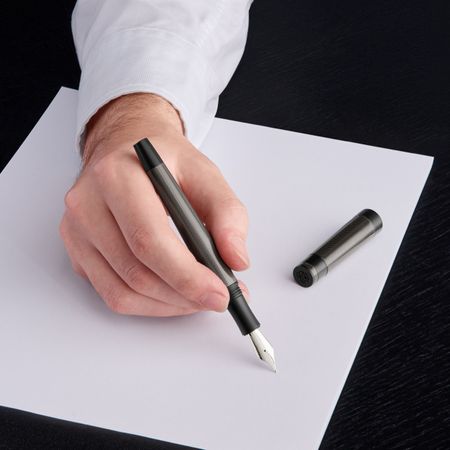 HSY5982D-6 HUGO BOSS Fountain pen Eclat Gun