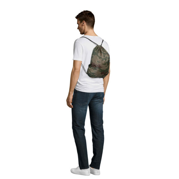 s70600-cf.jpg URBAN